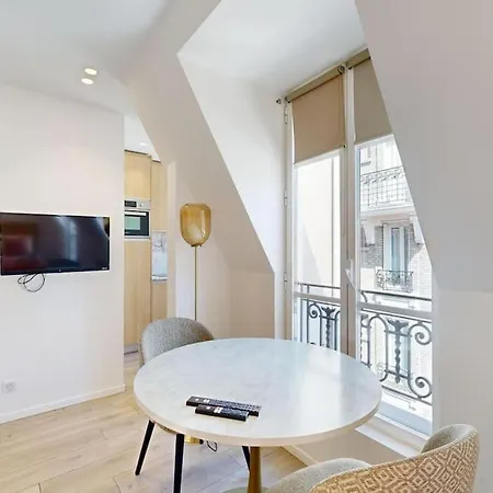 Apartment Bluestay 36 - Charming Studio In 13 *
